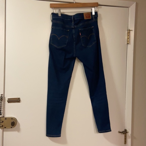Levi’s High Rise Super Skinny crop super soft 28 worn twice - Picture 3 of 5